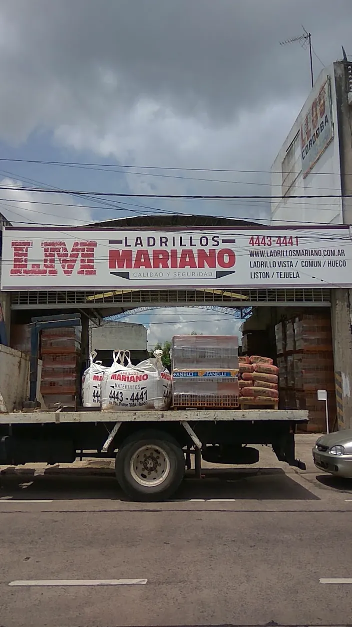 Corralon Mariano